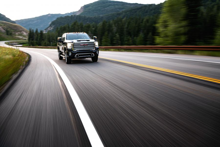  GMC Sierra 2500 HD Denali Crew Cab 2019 года  (фото 17 из 40)